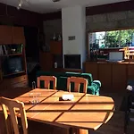 بيت شباب Do Ermal *